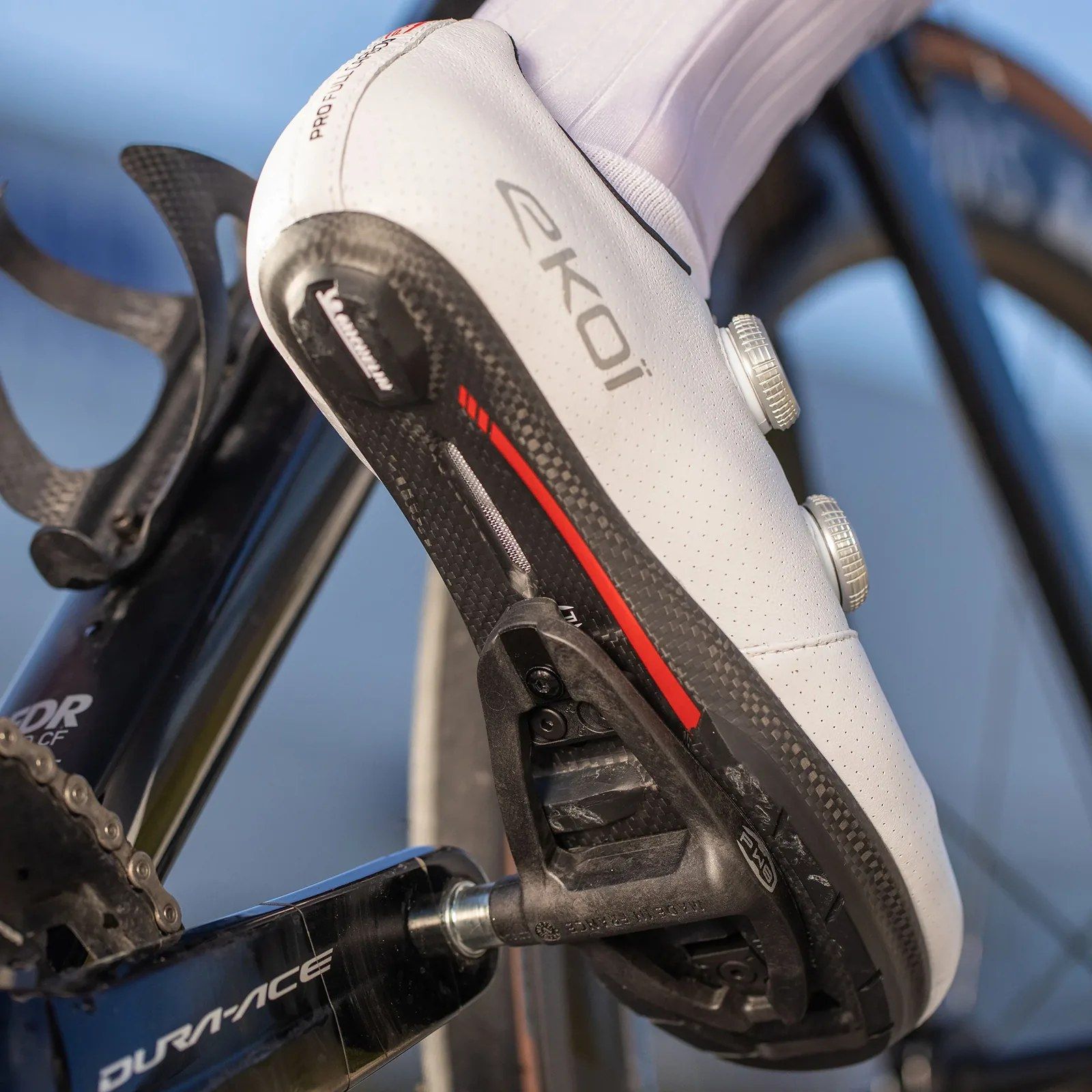 Soles by Michelin rivoluziona il ciclismo con EKOÏ: arriva il sistema pedale-scarpa PW8