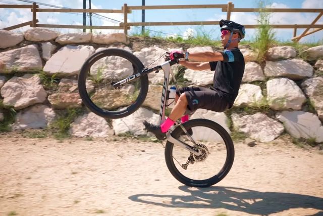 Impennata vs manual: cosa cambia?