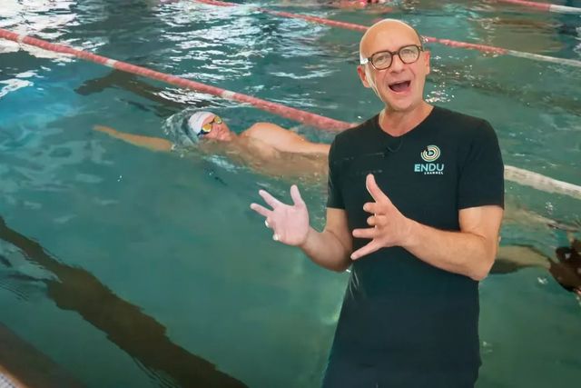 Triathlon: come nuotare senza affanno e salvare le gambe per la bici