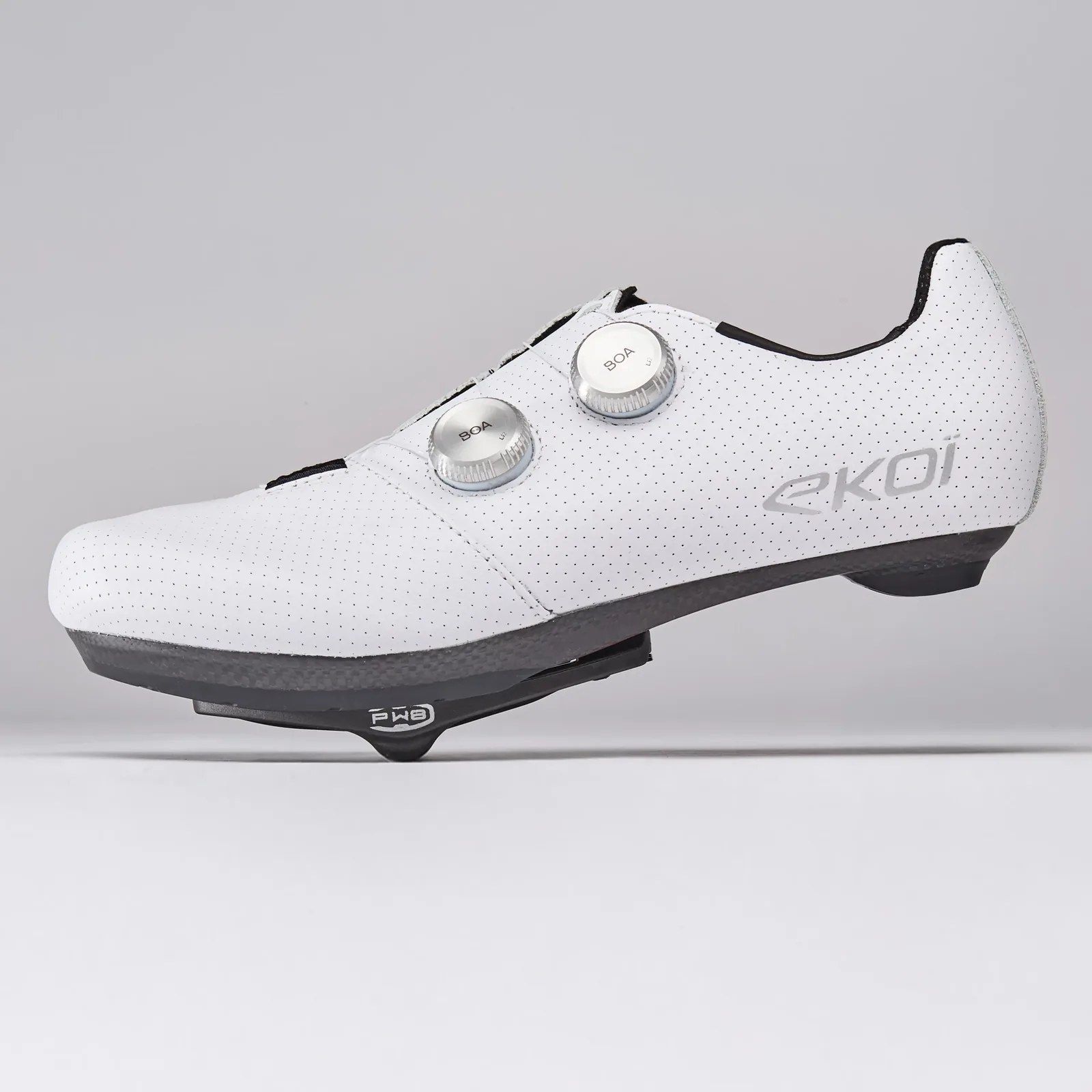 Soles by Michelin rivoluziona il ciclismo con EKOÏ: arriva il sistema pedale-scarpa PW8