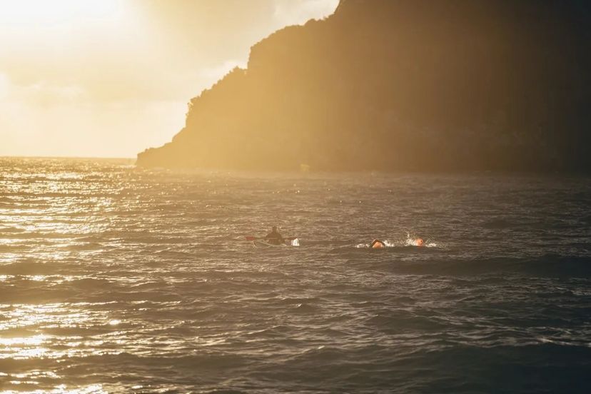 canoa di appoggio per nuoto in acque libere