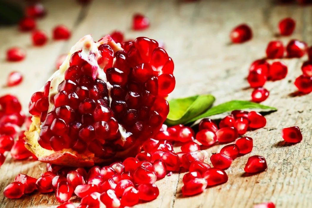 7 benefici del melograno (e 2 ricette)