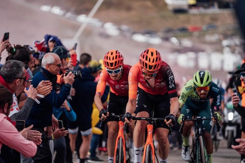 tappa 15 Giro d'Italia team Ineos e Martinez