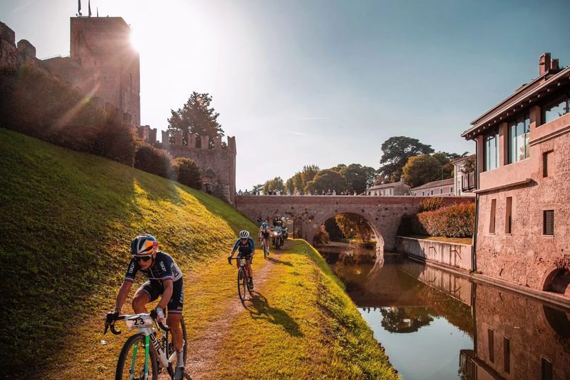 Perché le bici gravel stanno conquistando il ciclismo