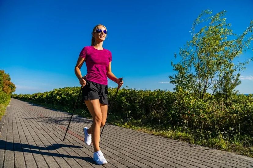 nordic walking con i bastoncini