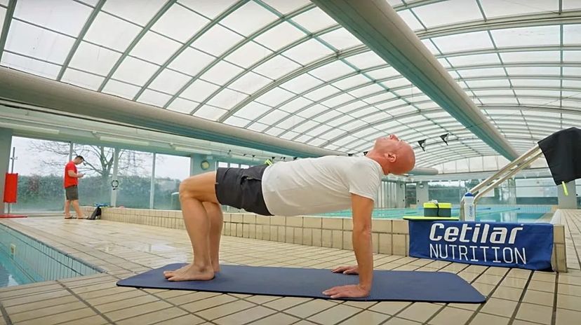 ponte, esercizio per potenziamento core per il nuoto