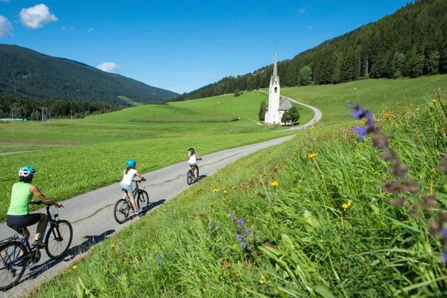 Itinerari ciclabili per famiglie