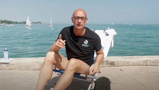 Dalla piscina al mare: cosa cambia (davvero) nel nuoto in acque libere