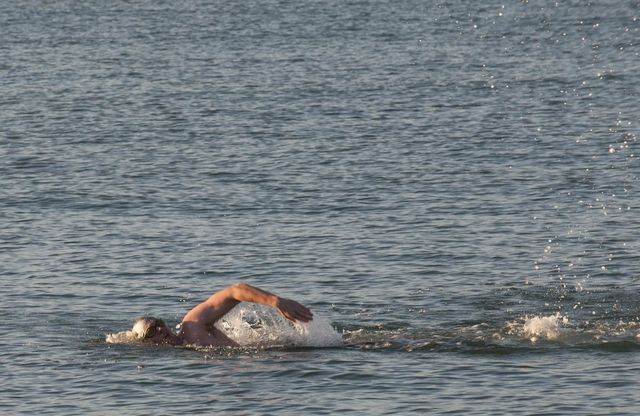Suggerimenti per il principiante del nuoto in acque libere