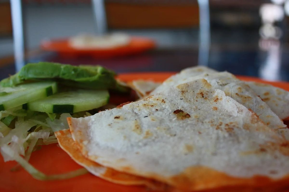 Cena Tex Mex light: chili con piadina al kamut