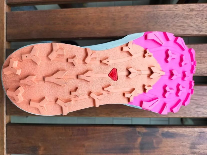 Salomon Thundercross: presa del terreno perfetta